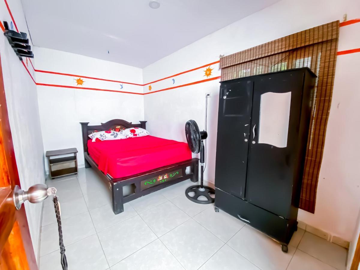 Palomino Hostel Luaran gambar