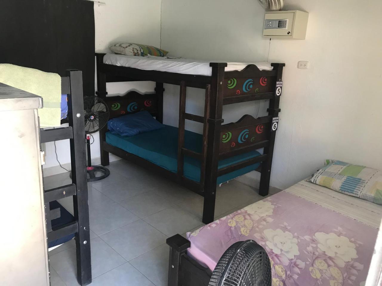 Palomino Hostel Luaran gambar
